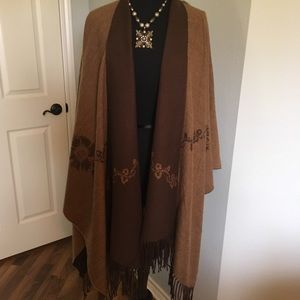 Exquisite Wrap/Cape for Fall 🍂